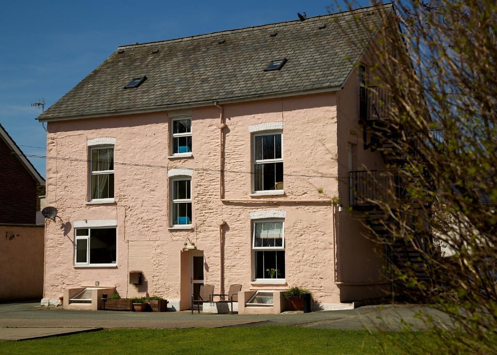 Maenllwyd Guest House Machynlleth Exterior photo